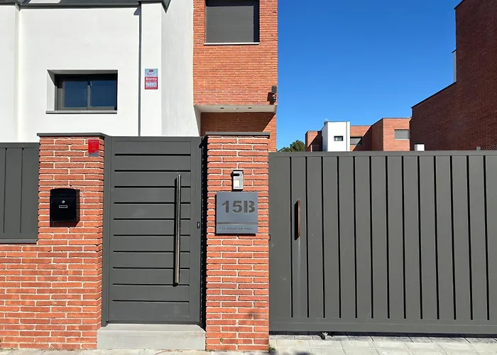 Casa Con Piscina Y Parking En Roda De Berà Hébergement de vacances Roda de Bará