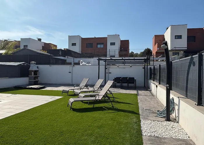 Casa Con Piscina Y Parking En Roda De Berà Roda de Bará