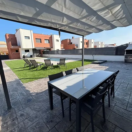 Casa Con Piscina Y Parking En Holiday home Roda de Bera