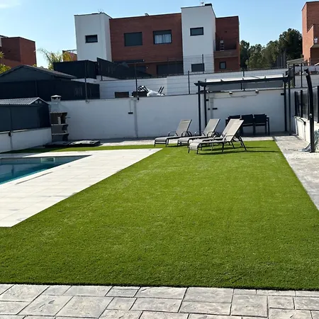 Casa Con Piscina Y Parking En Holiday home Roda de Bera