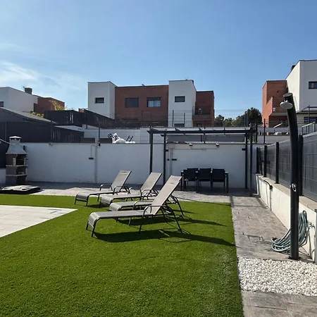 Casa Con Piscina Y Parking En Roda de Bará