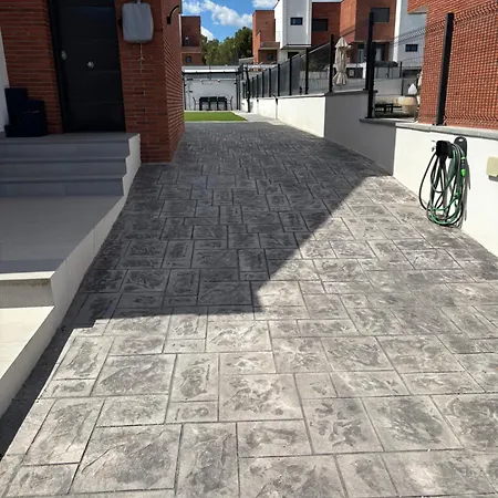 Hébergement de vacances Casa Con Piscina Y Parking En *